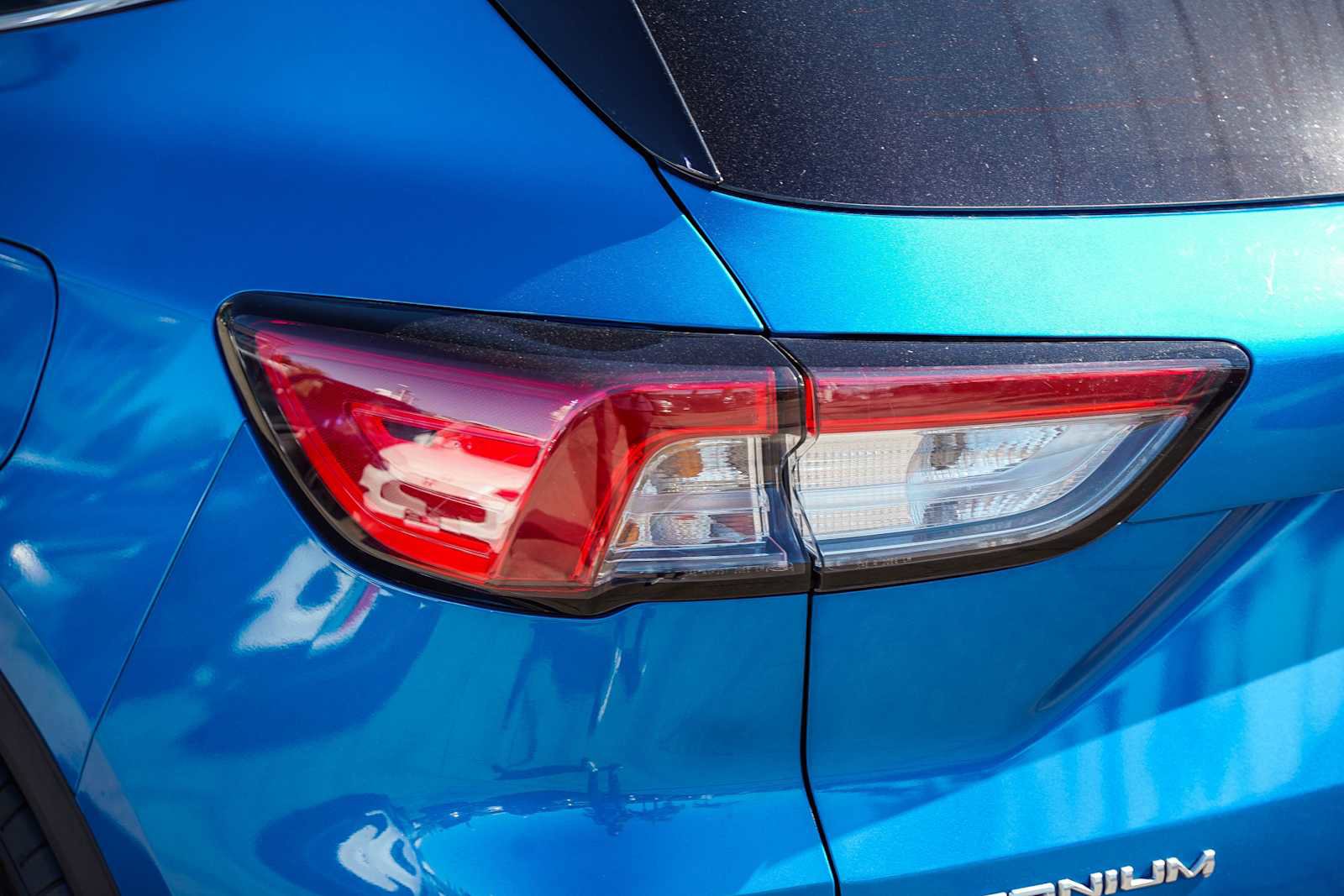 Used 2020 Ford Escape Titanium image 7