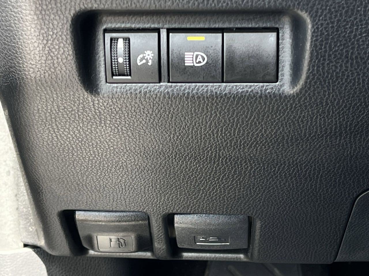 Used 2024 Toyota RAV4 XLE FWD image 20