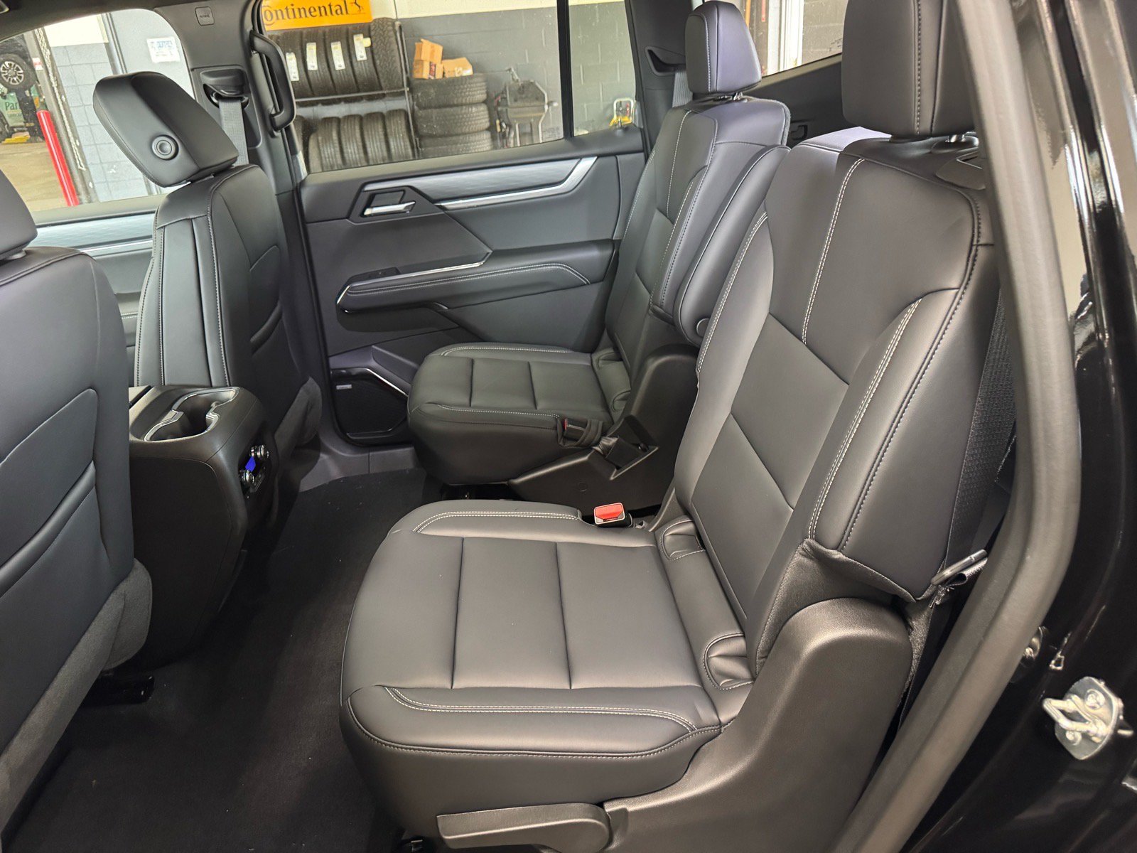 New 2027 GMC Acadia Elevation w/ Black Edition AWD/4WD image 11