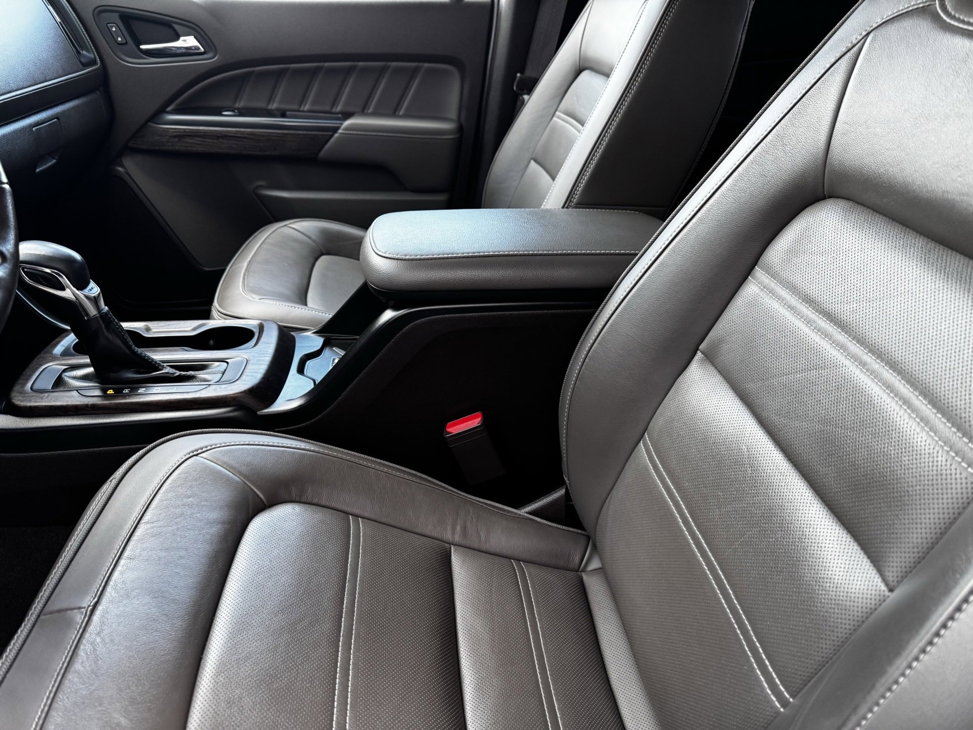 Used 2022 GMC Canyon Denali image 22