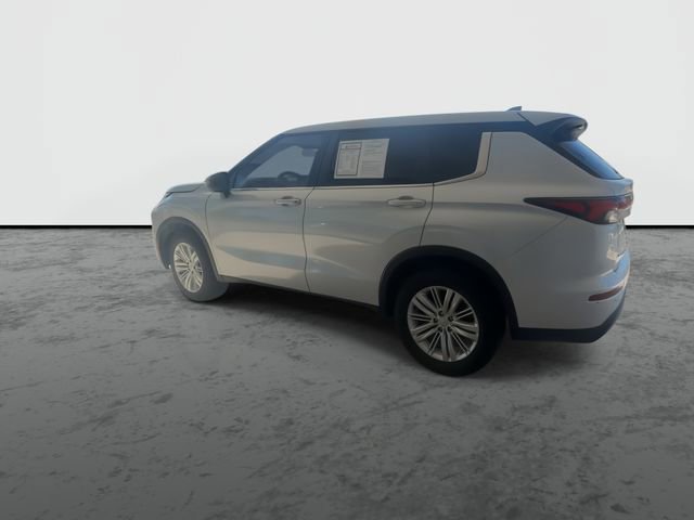 Used 2022 Mitsubishi Outlander ES FWD image 6