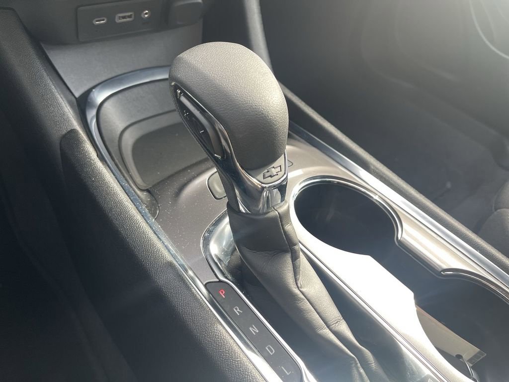 Used 2025 Chevrolet Malibu LT image 32