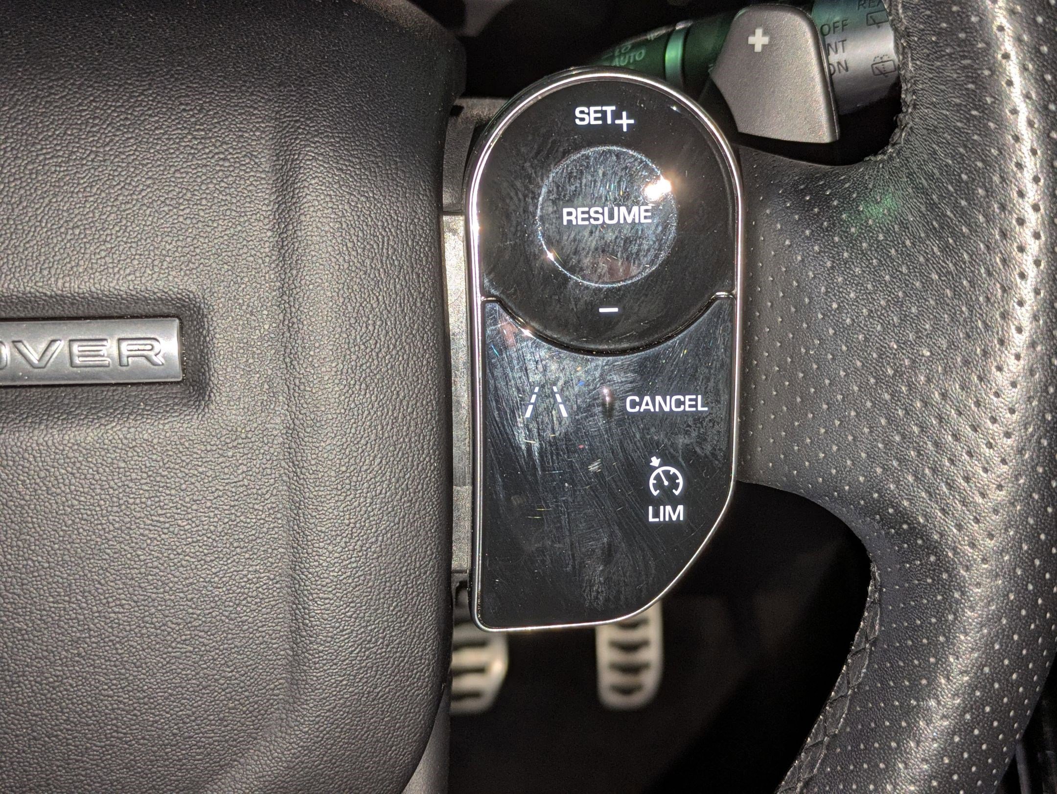 Used 2020 Land Rover Range Rover Evoque R-Dynamic SE image 14