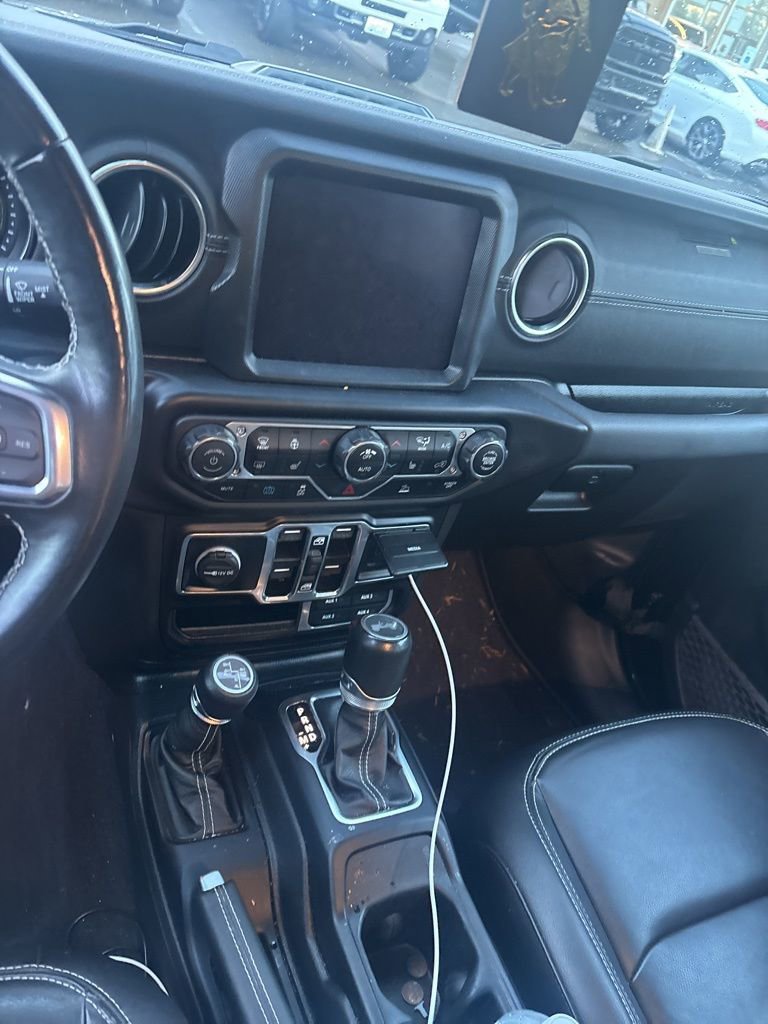 Used 2023 Jeep Wrangler Unlimited Sahara w/ Cold Weather Group image 16