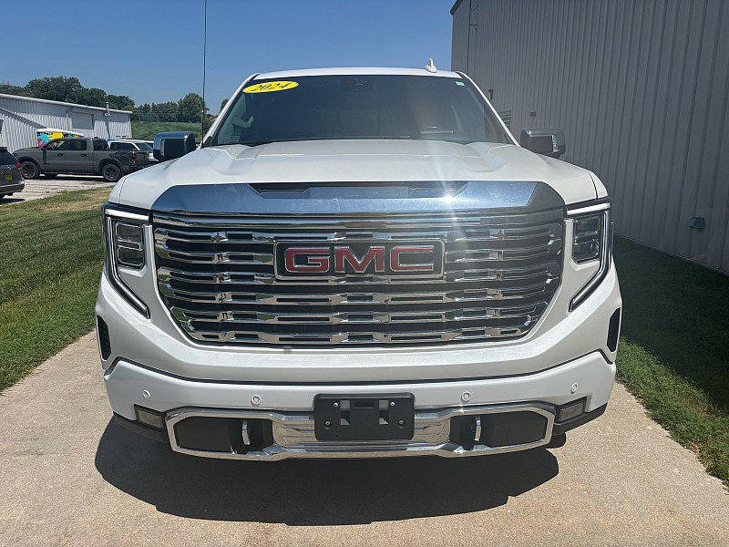 Used 2024 GMC Sierra 1500 Denali w/ Denali Reserve Package AWD/4WD image 7
