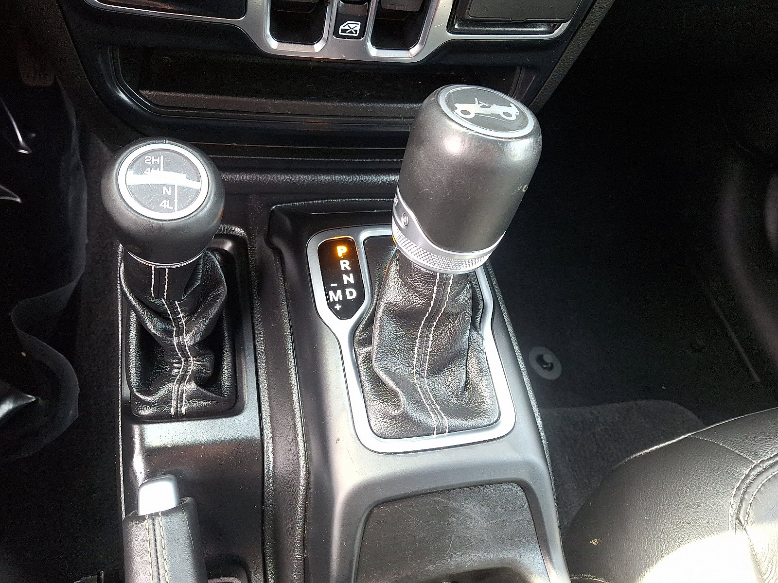 Used 2019 Jeep Wrangler Unlimited Sahara w/ Dual Top Group image 15