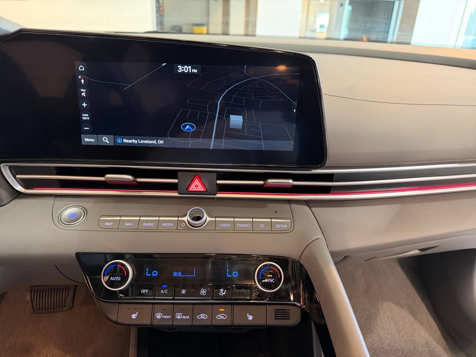 Used 2025 Hyundai Elantra SEL FWD image 17
