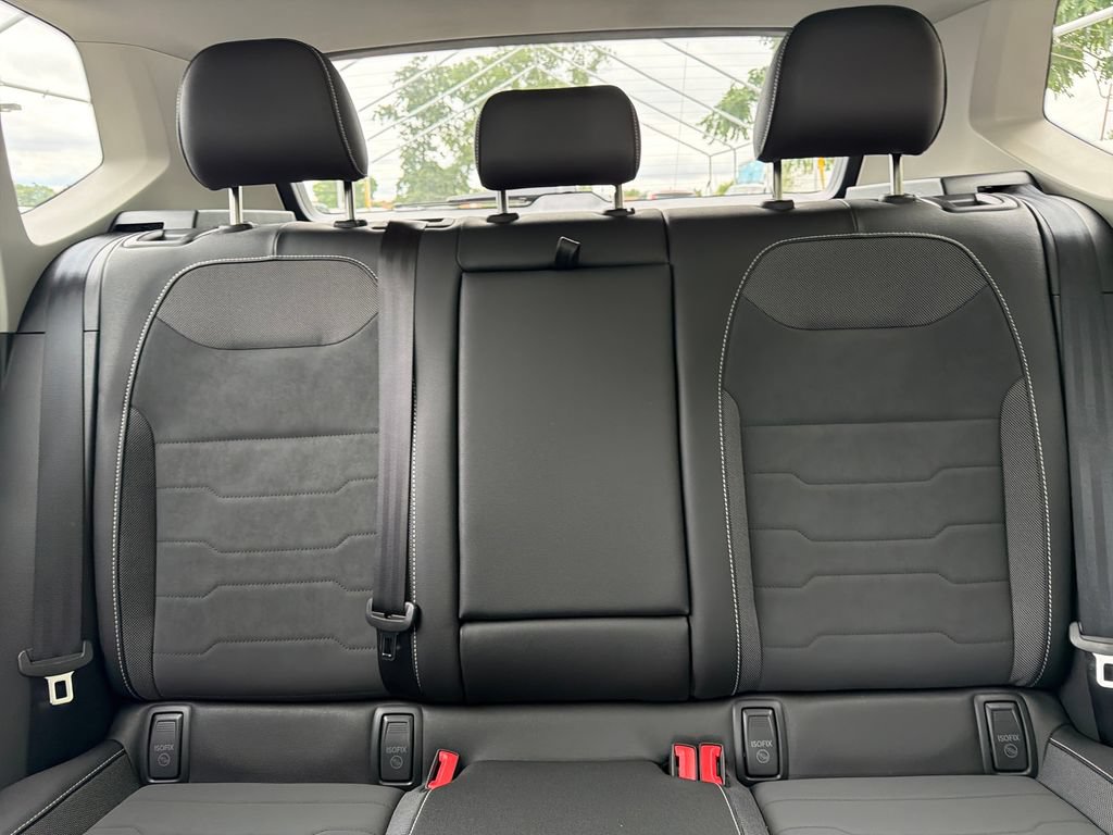 New 2026 Volkswagen Taos SE AWD/4WD image 36
