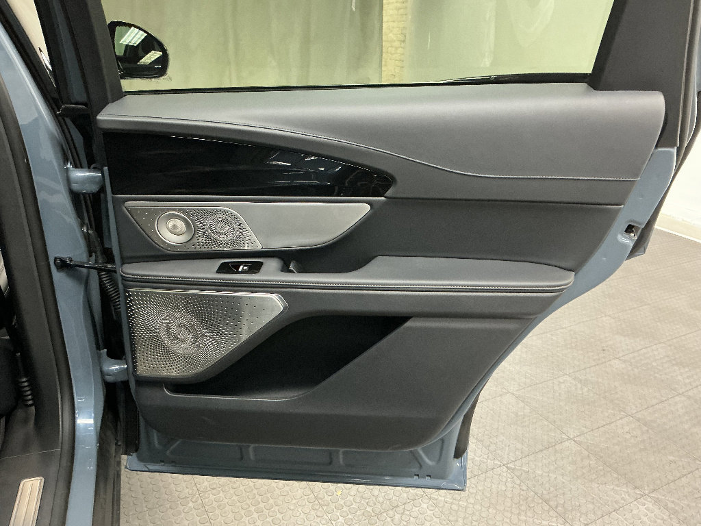 Used 2026 Lincoln Nautilus Reserve AWD/4WD image 37