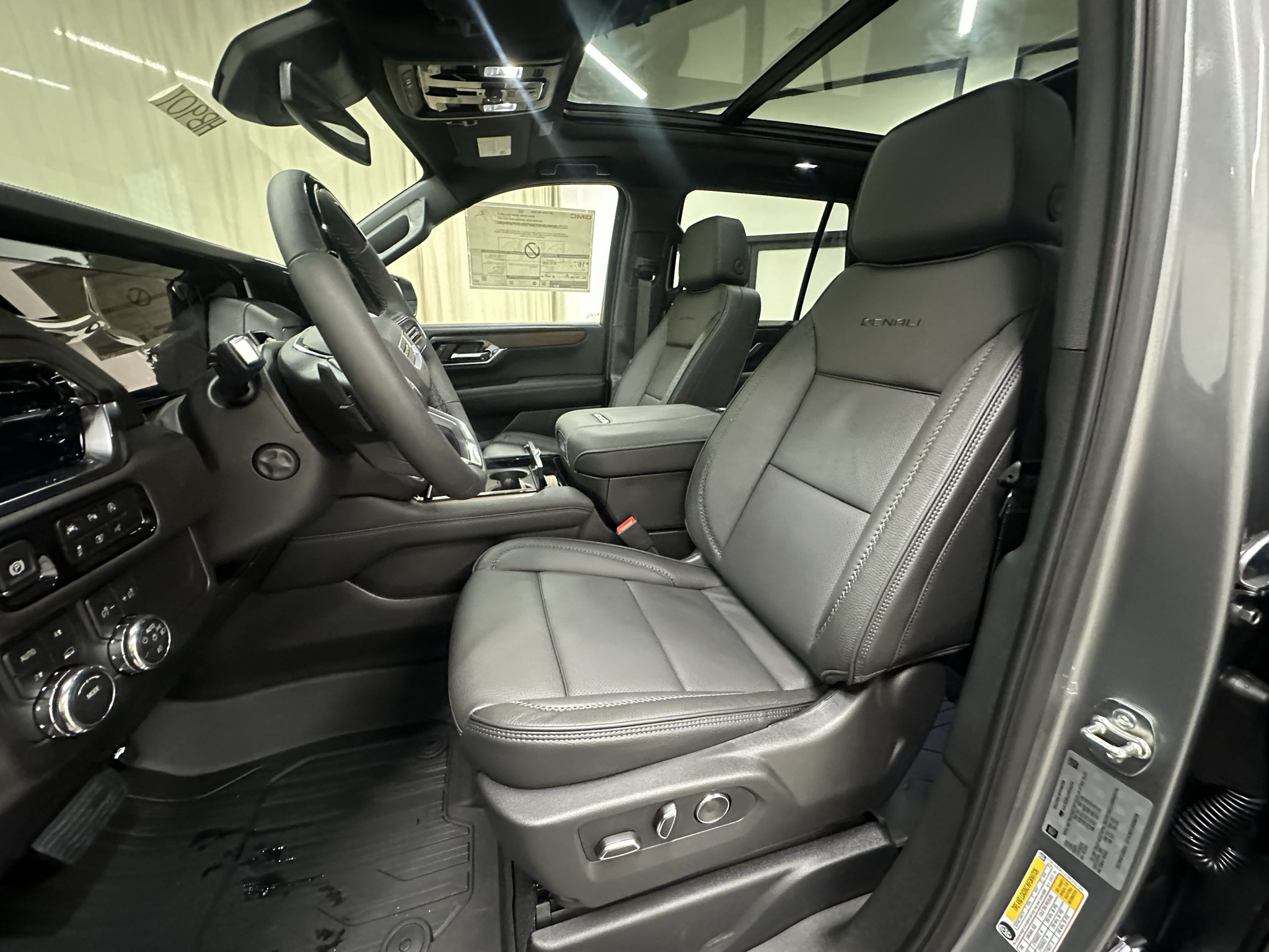 New 2027 GMC Yukon Denali w/ Sun & Power Step Package AWD/4WD image 26
