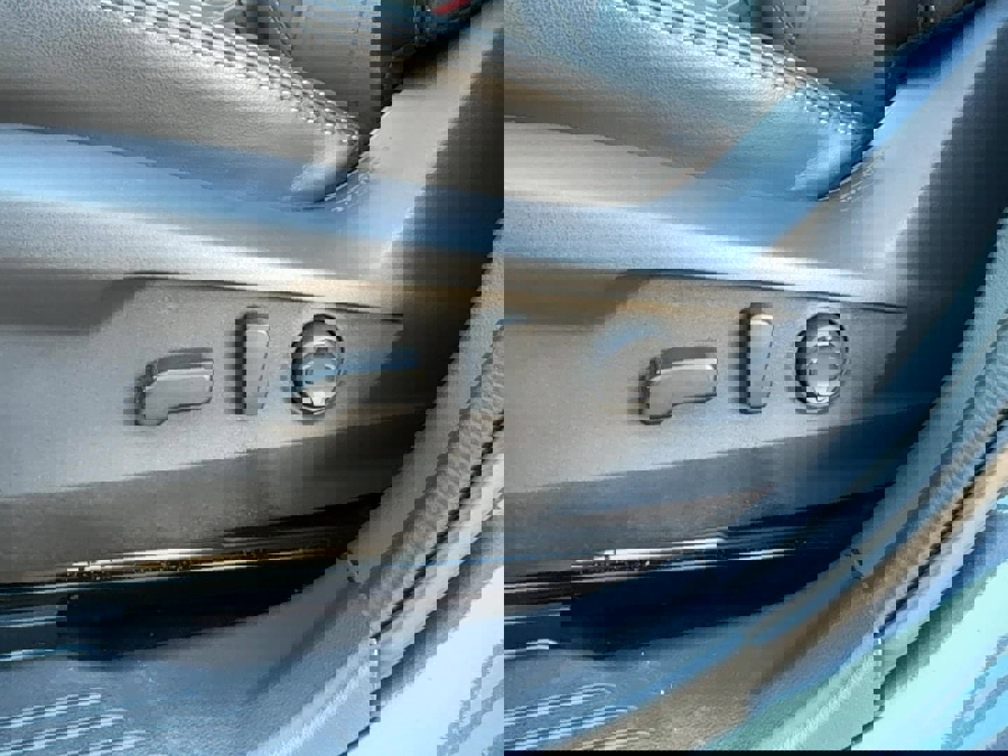 Certified 2025 Subaru Outback Limited w/ Popular Package #2 image 25