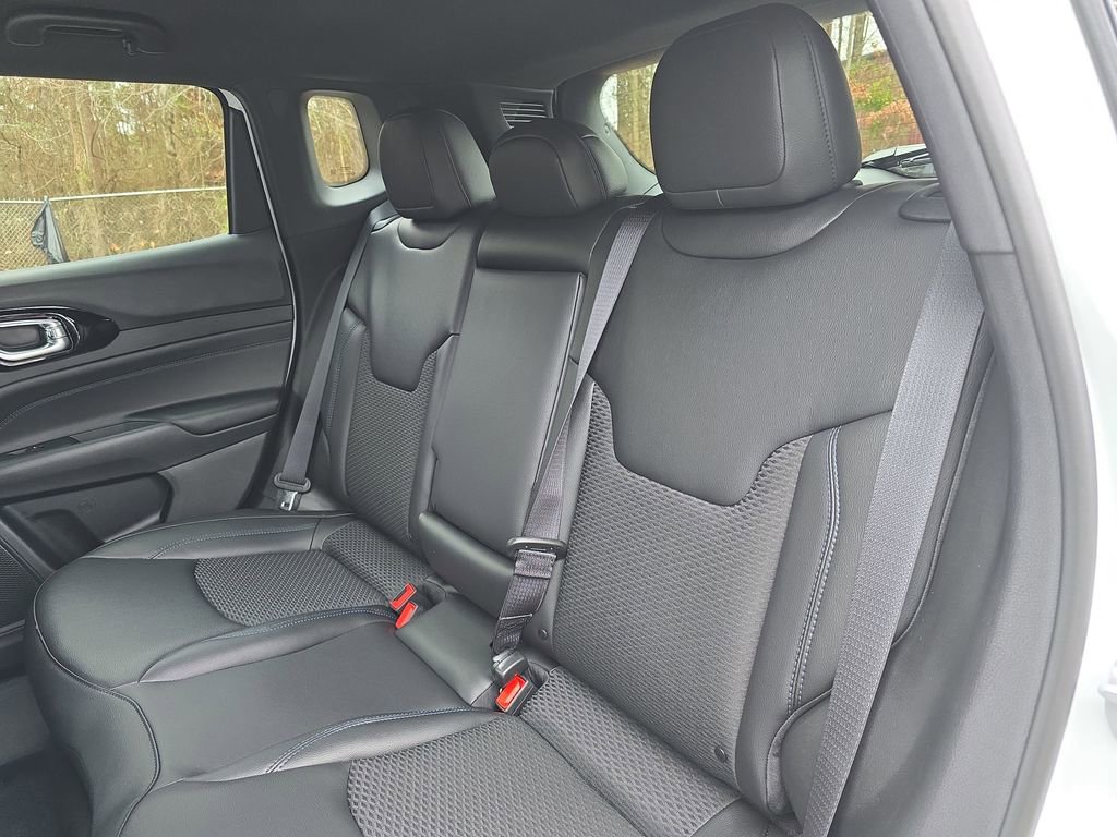New 2026 Jeep Compass Latitude image 14