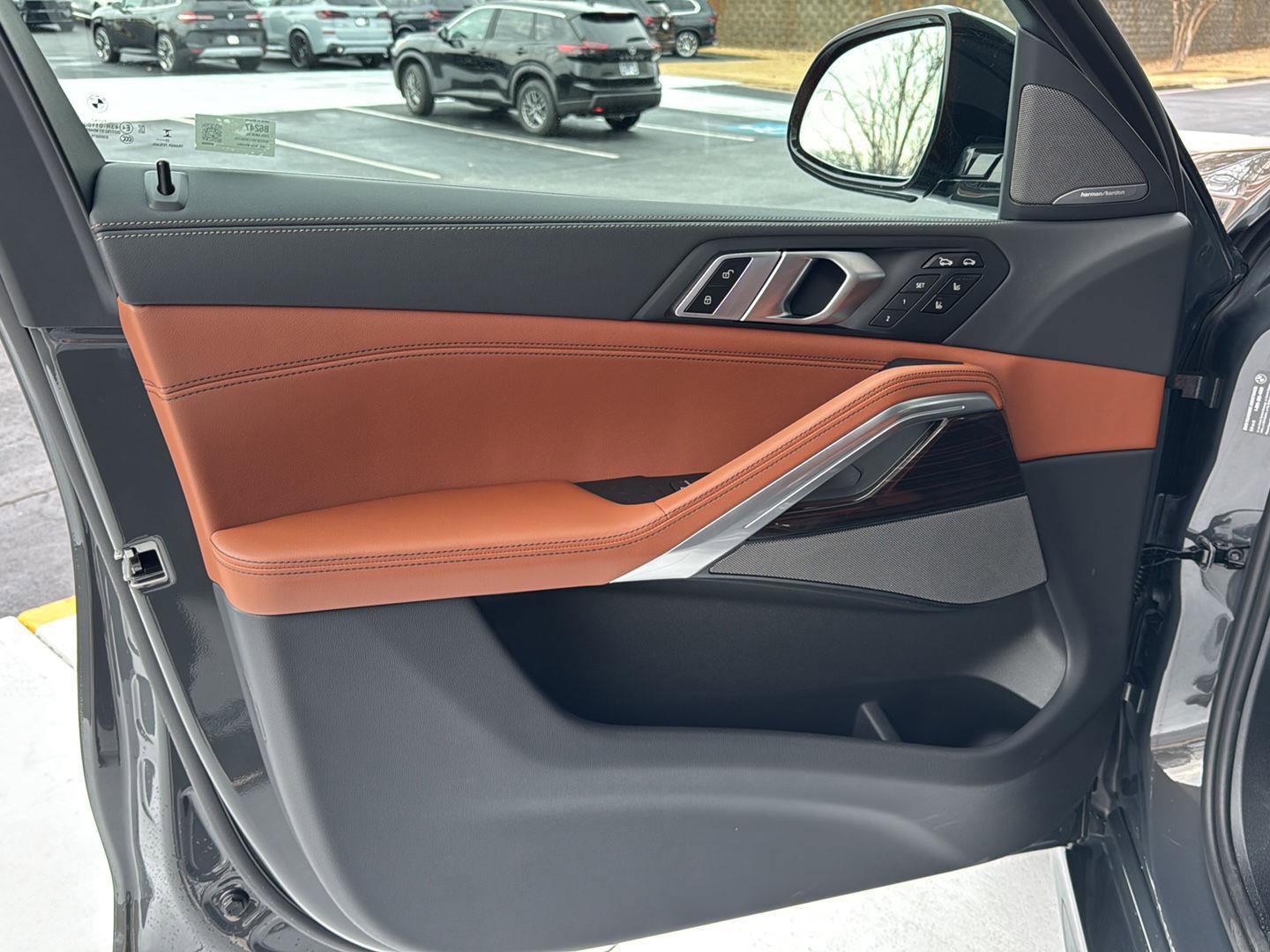 New 2026 BMW X6 xDrive40i w/ Executive Package image 13