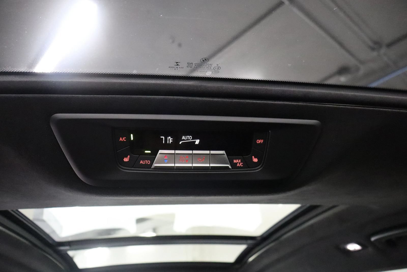 Used 2020 BMW X7 M50i AWD/4WD image 29