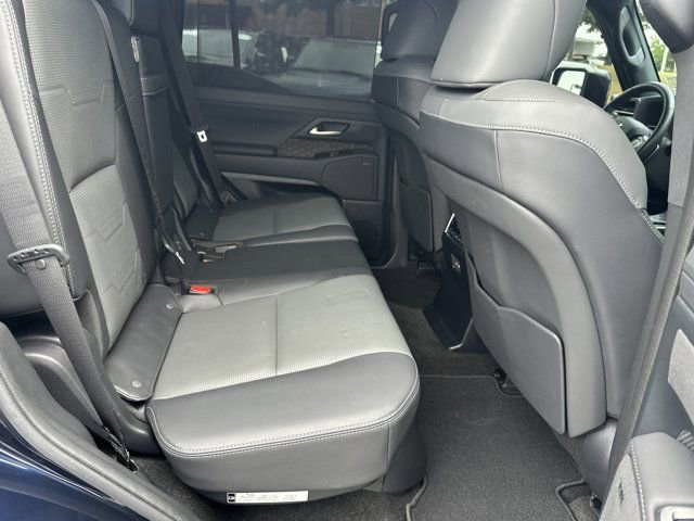 Used 2024 Lexus GX 550 w/ Cold Area Package AWD/4WD image 22