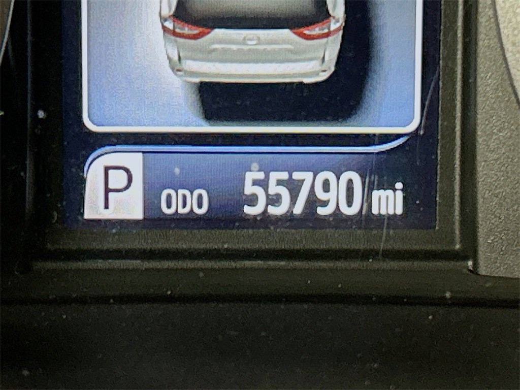 Used 2020 Toyota Sienna LE image 10