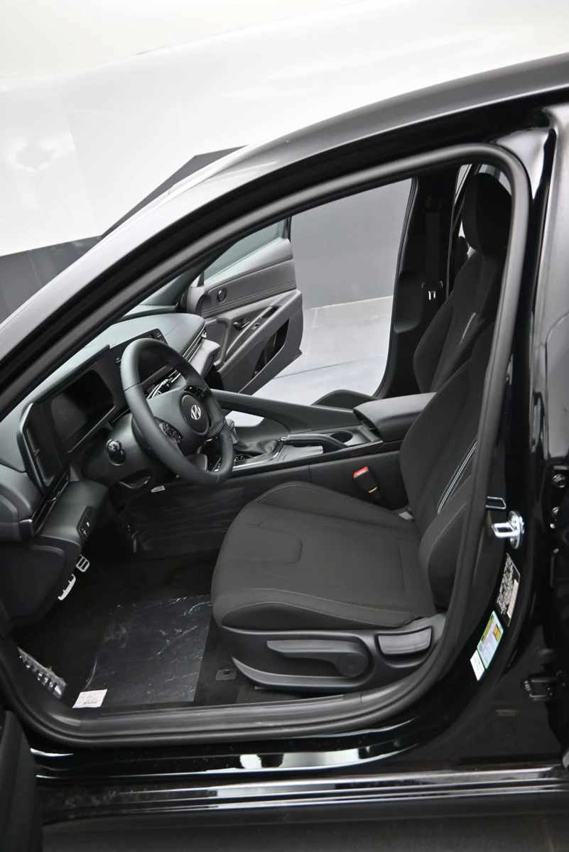 New 2026 Hyundai Elantra Sport FWD image 16