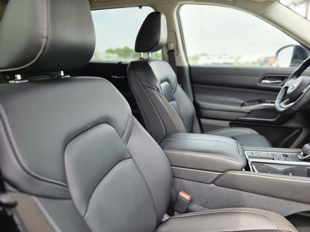 Certified 2024 Nissan Pathfinder SL FWD image 14
