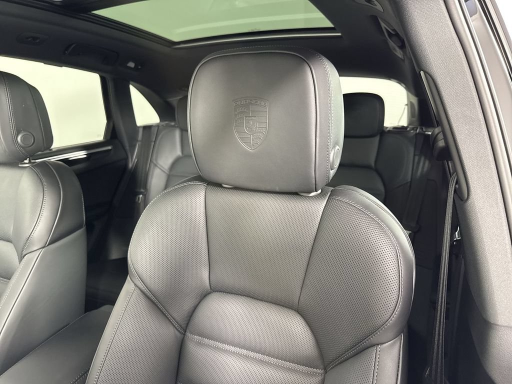 New 2026 Porsche Macan AWD/4WD image 40