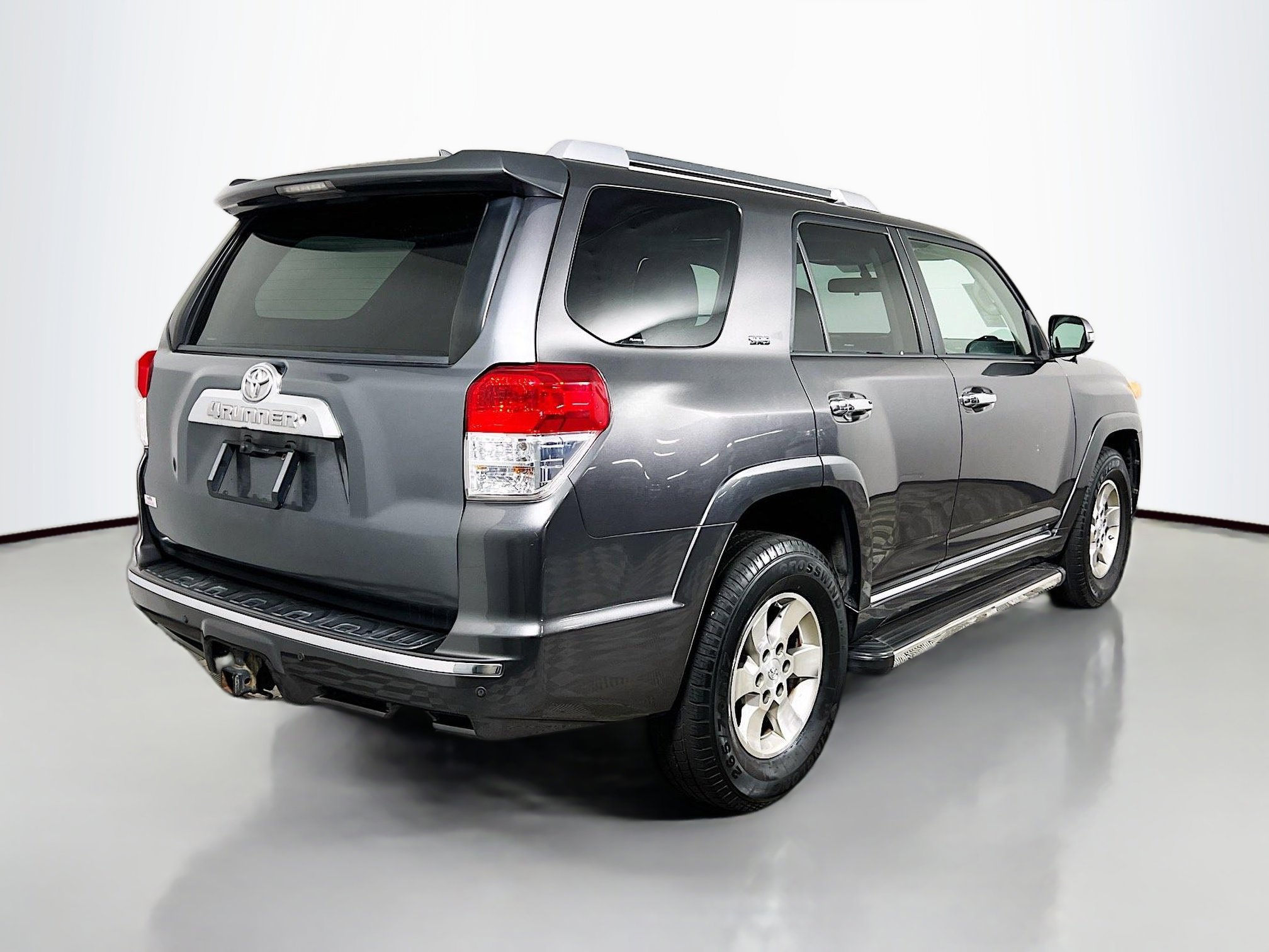 Used 2011 Toyota 4Runner SR5 w/ Convenience Pkg RWD image 4
