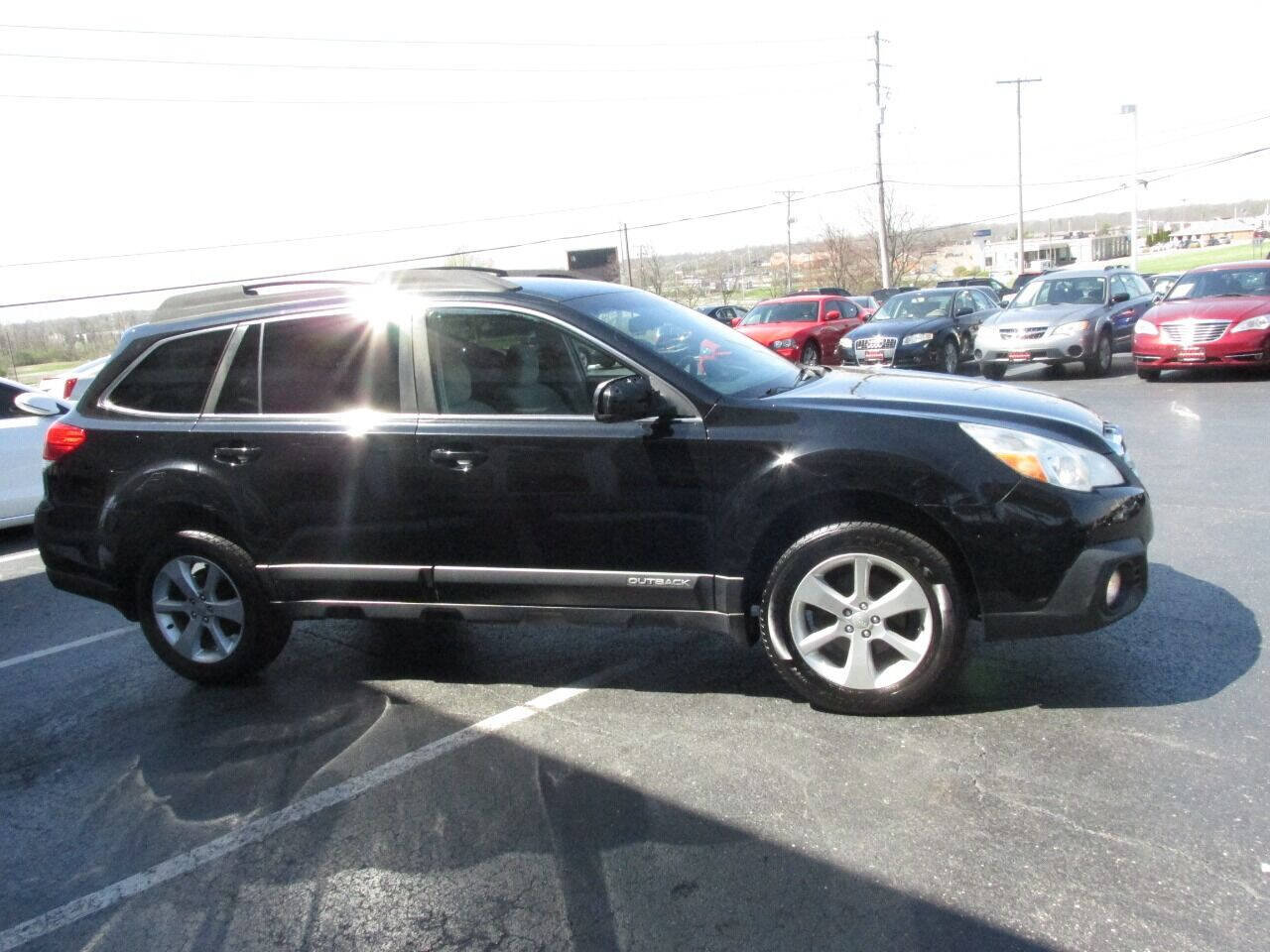 Used 2013 Subaru Outback 2.5i Premium AWD/4WD image 3