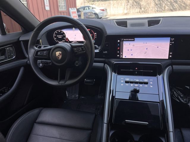 Used 2025 Porsche Panamera w/ Premium Package image 17