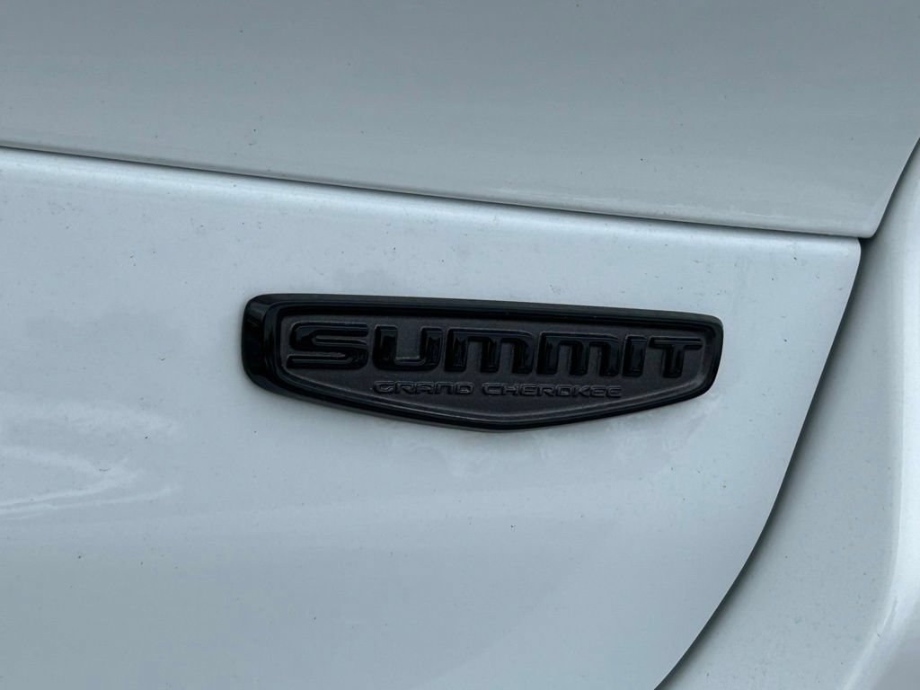 New 2025 Jeep Grand Cherokee L Summit AWD/4WD image 19