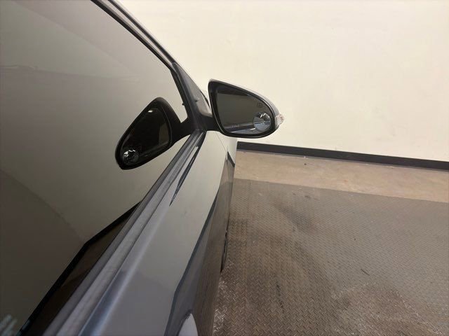 Used 2018 Toyota Corolla SE image 11