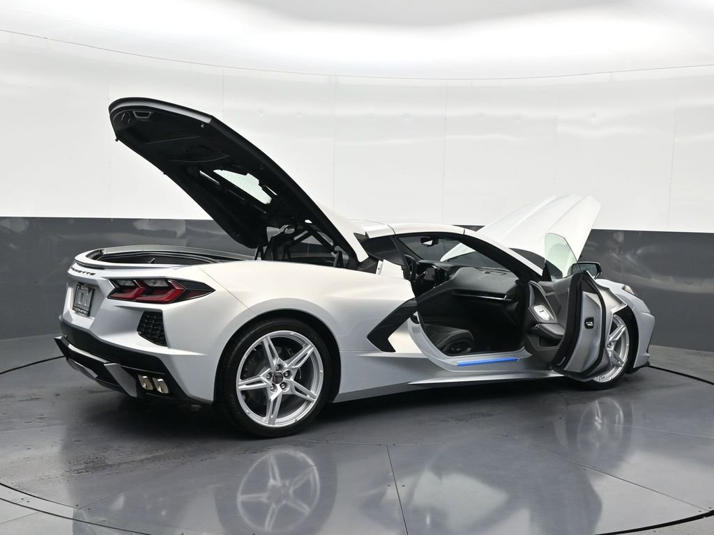 Used 2024 Chevrolet Corvette Stingray Coupe w/ 1LT RWD image 31