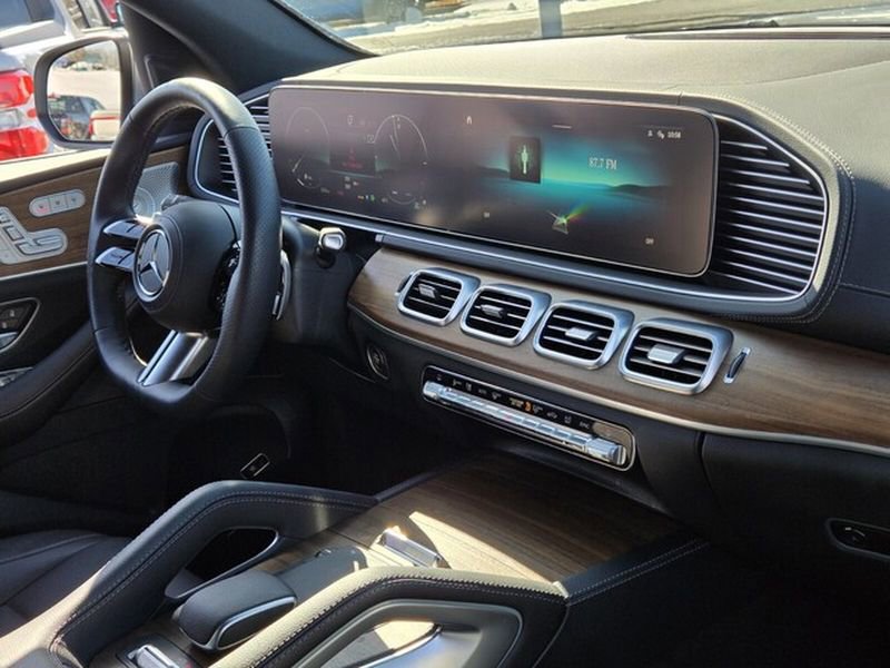 Used 2025 Mercedes-Benz GLS 450 450 4MATIC image 24