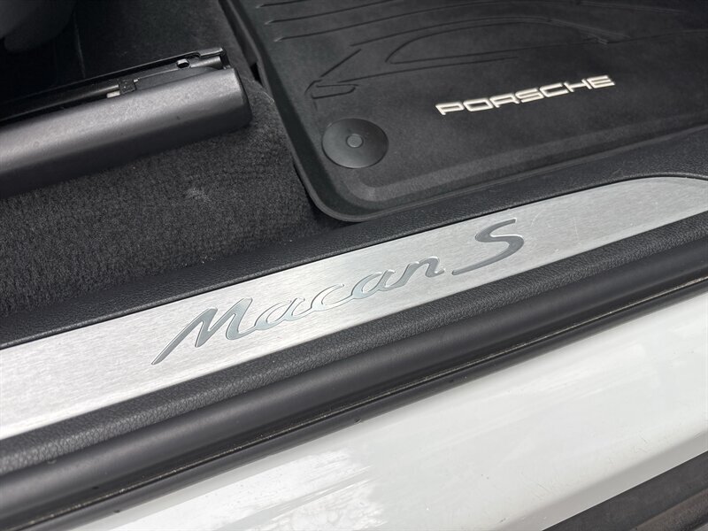 Used 2016 Porsche Macan S AWD/4WD image 38