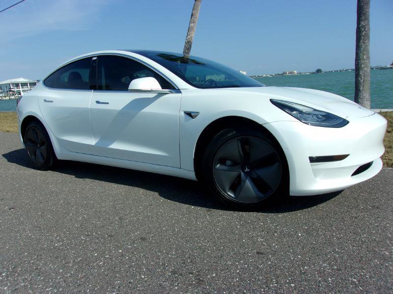 Used 2020 Tesla Model 3 Standard Range Plus image 2