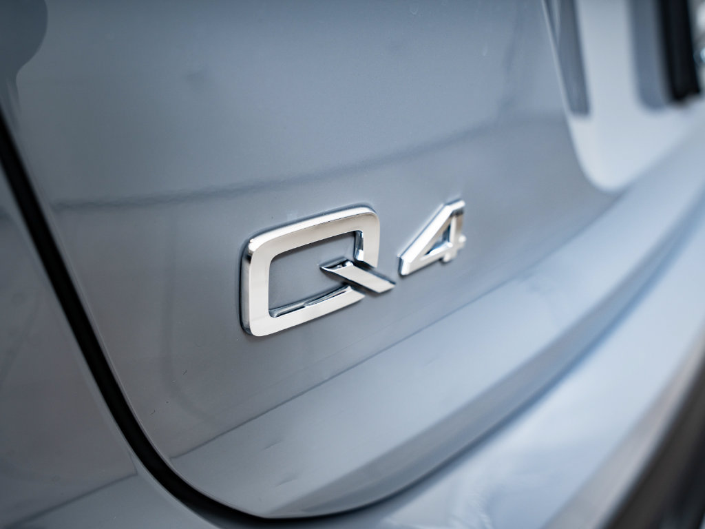 Used 2024 Audi Q4 e-tron Premium Plus w/ Premium Plus AWD/4WD image 17