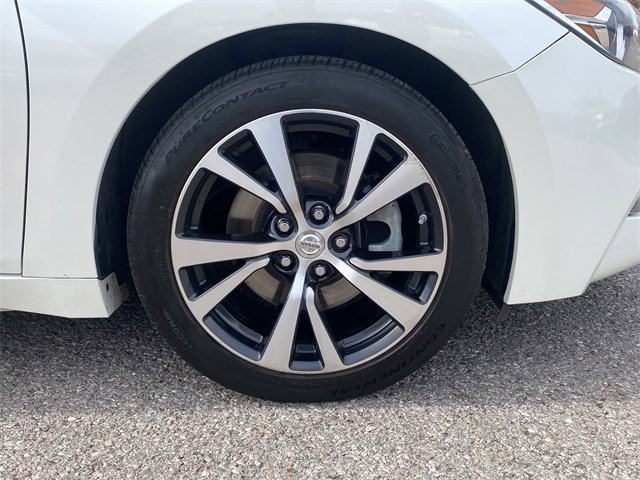 Used 2016 Nissan Maxima Platinum image 9
