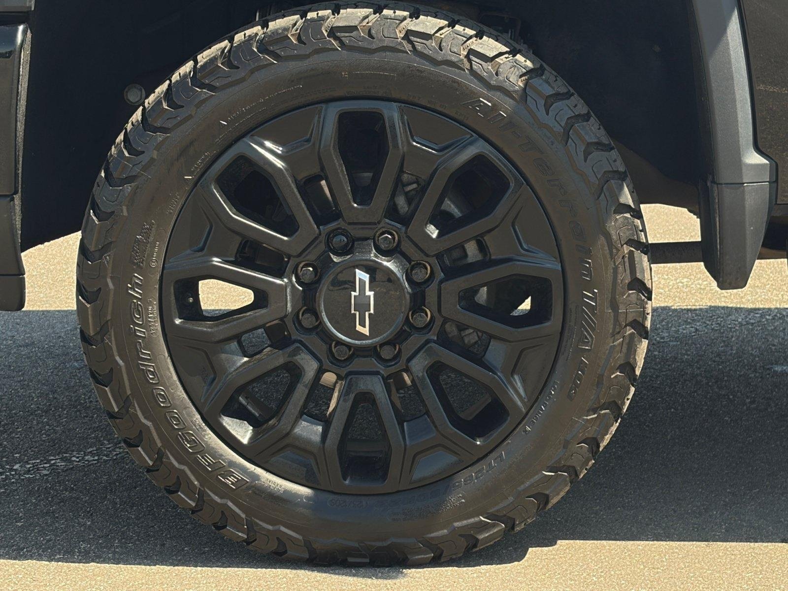 Used 2025 Chevrolet Silverado 2500 High Country w/ High Country Premium Package AWD/4WD image 12