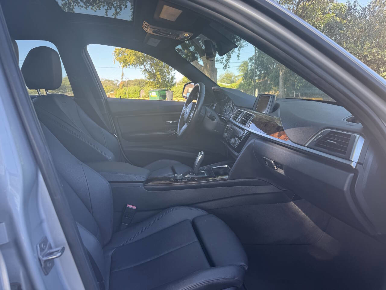 Used 2016 BMW 320i Sedan image 10