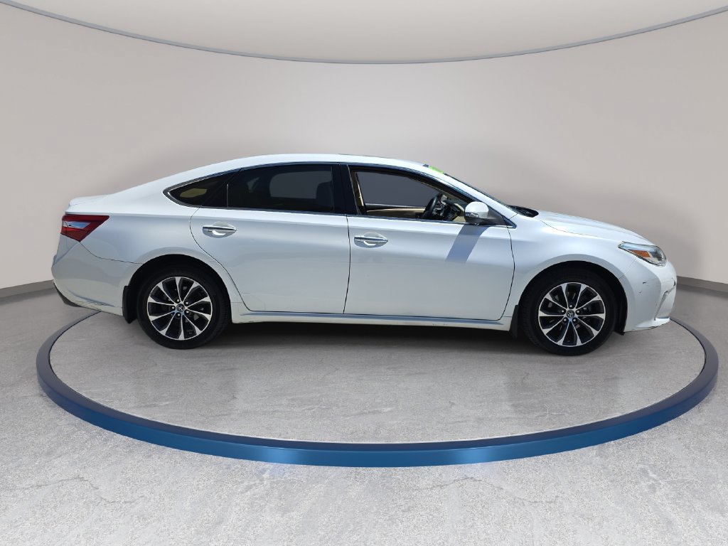 Used 2016 Toyota Avalon XLE Premium FWD image 5