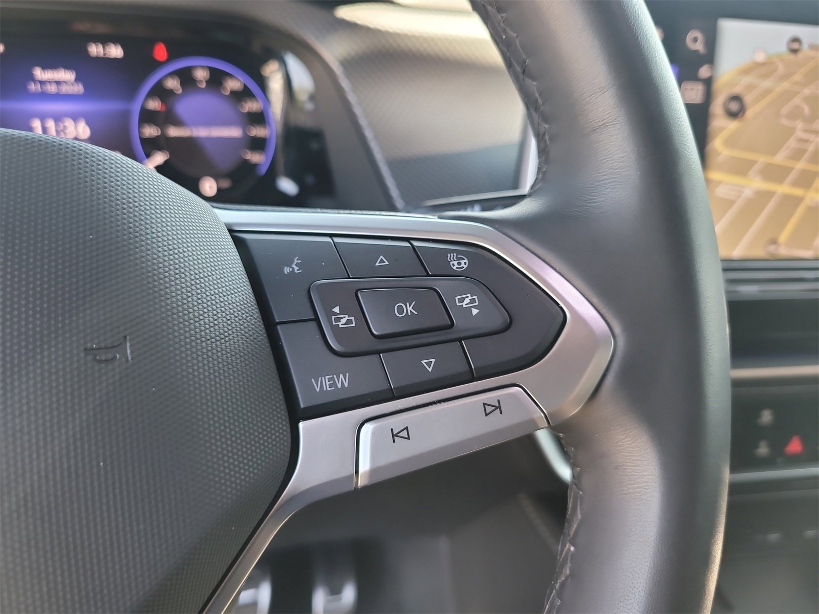 Used 2025 Volkswagen Atlas Cross Sport SEL Premium R-Line image 29