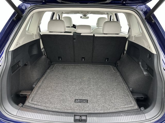 Used 2021 Volkswagen Tiguan SEL w/ 2-Row Tiguan MDO Package AWD/4WD image 24