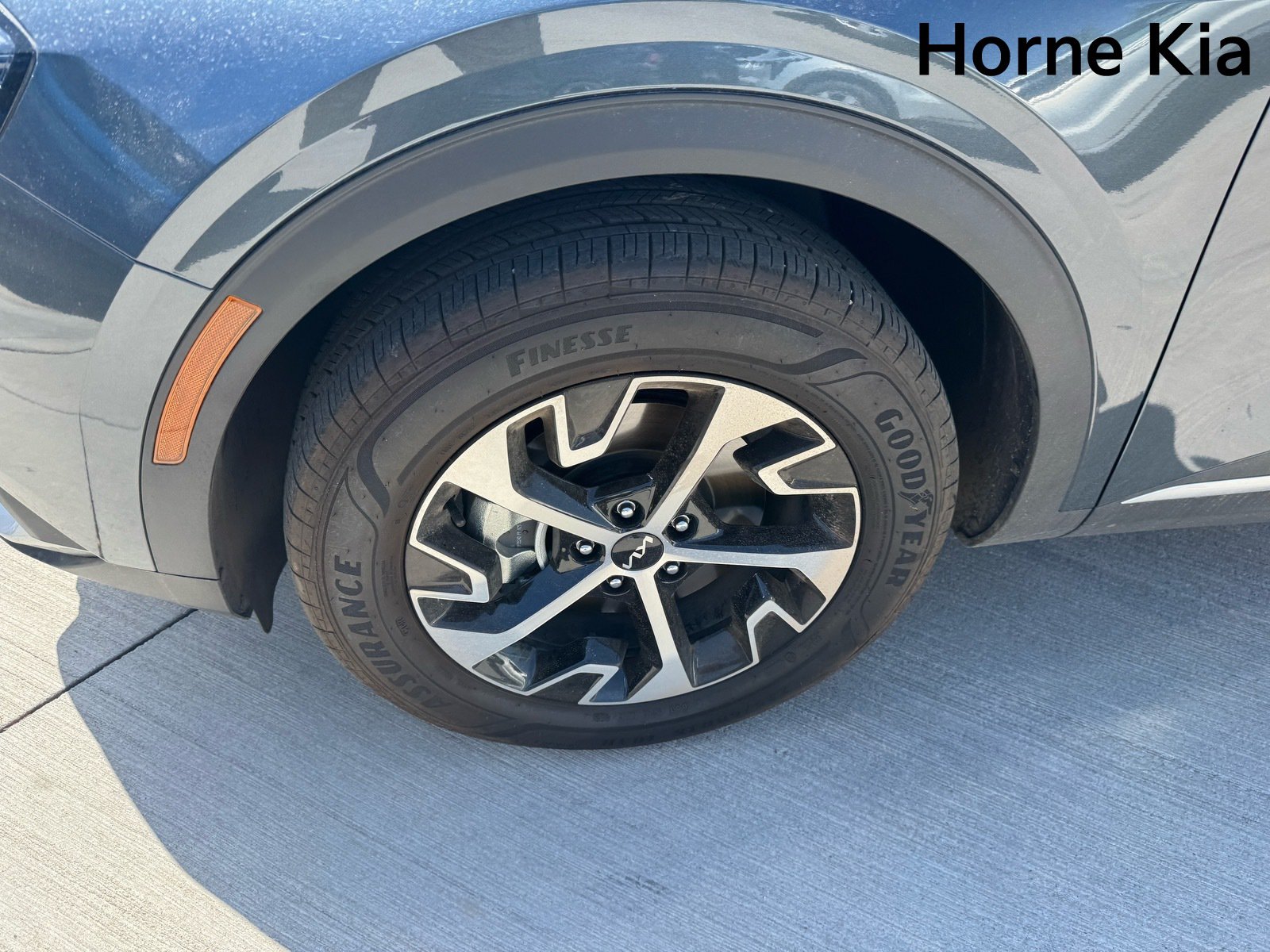 Used 2025 Kia Sportage EX w/ EX Premium Package AWD/4WD image 8