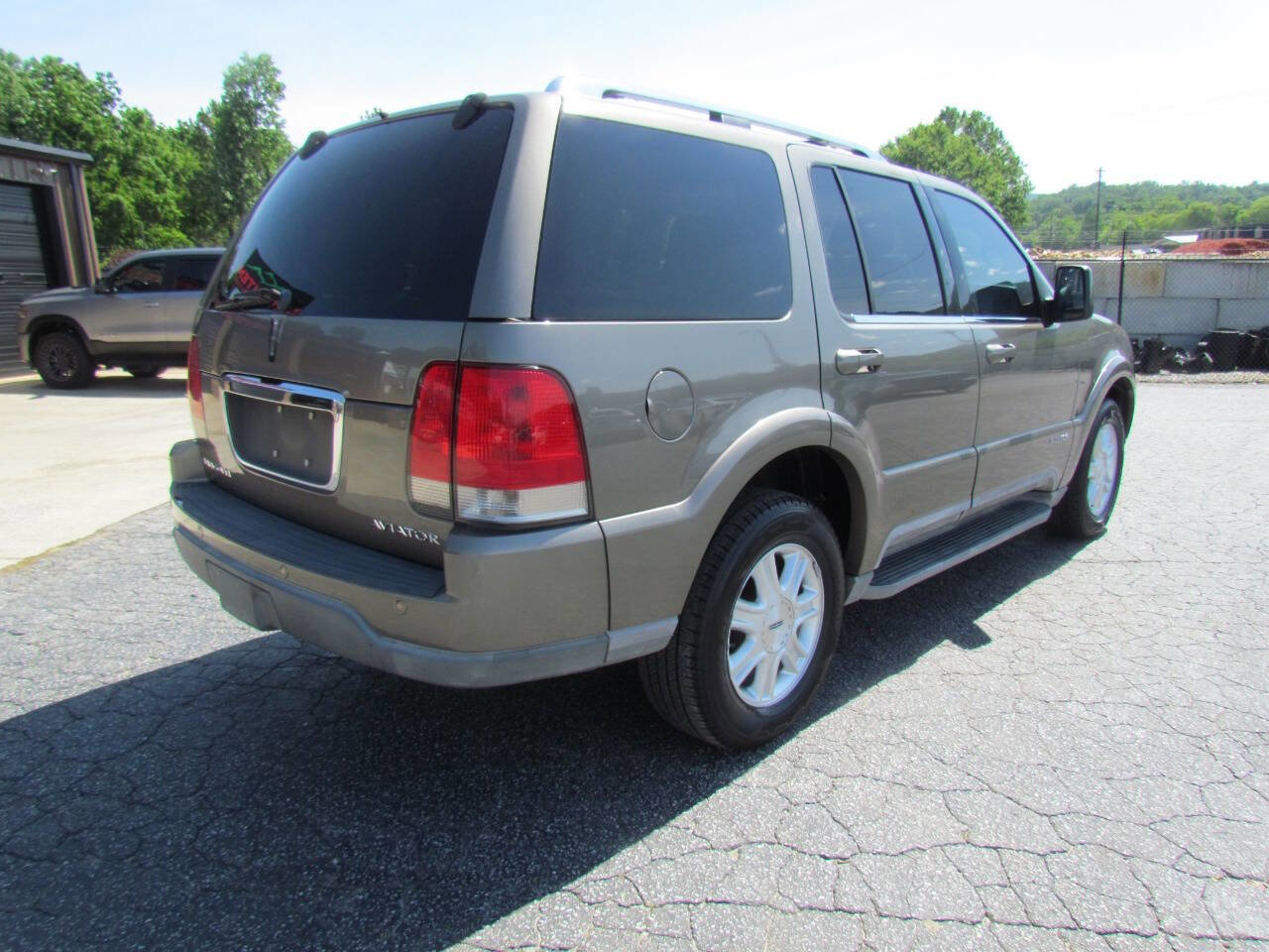 Used 2004 Lincoln Aviator Luxury image 7