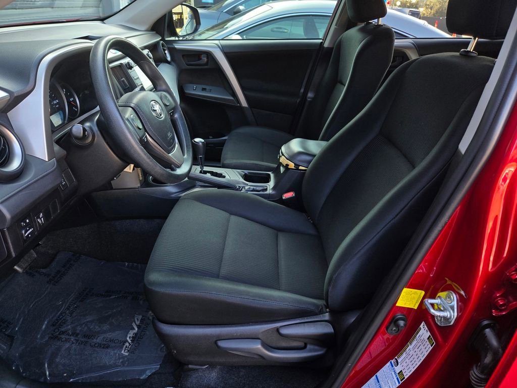 Used 2016 Toyota RAV4 LE image 17