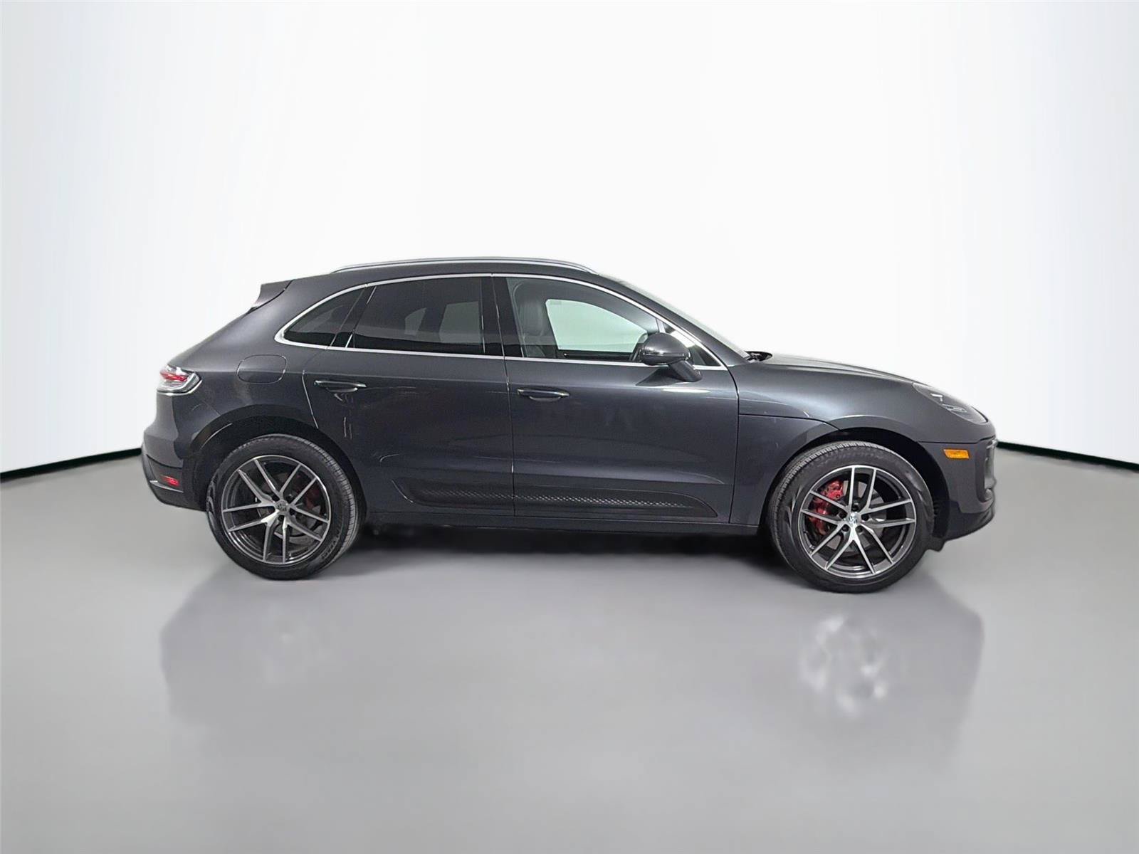 Certified 2023 Porsche Macan S AWD/4WD image 8
