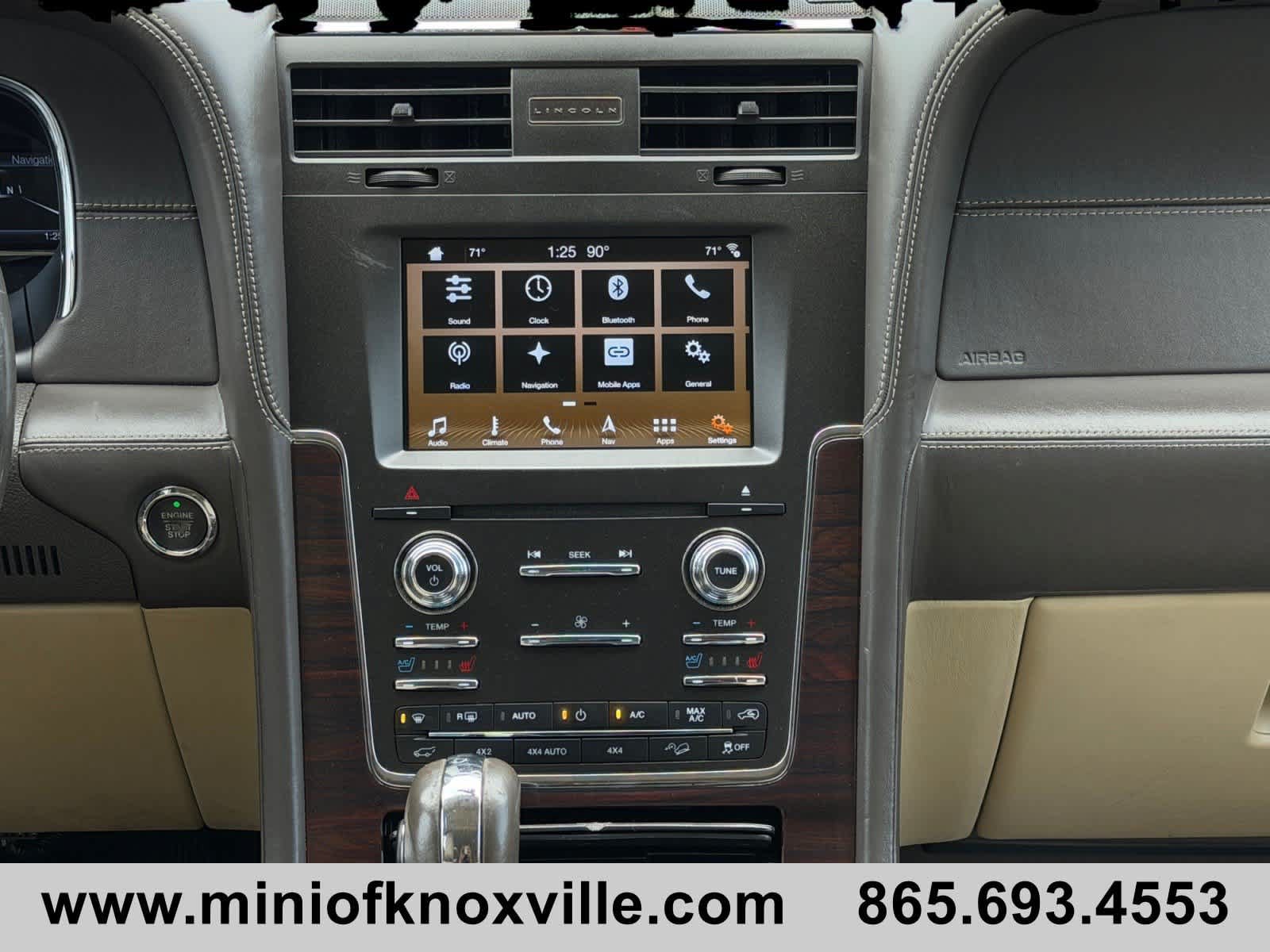 Used 2017 Lincoln Navigator Reserve AWD/4WD image 20