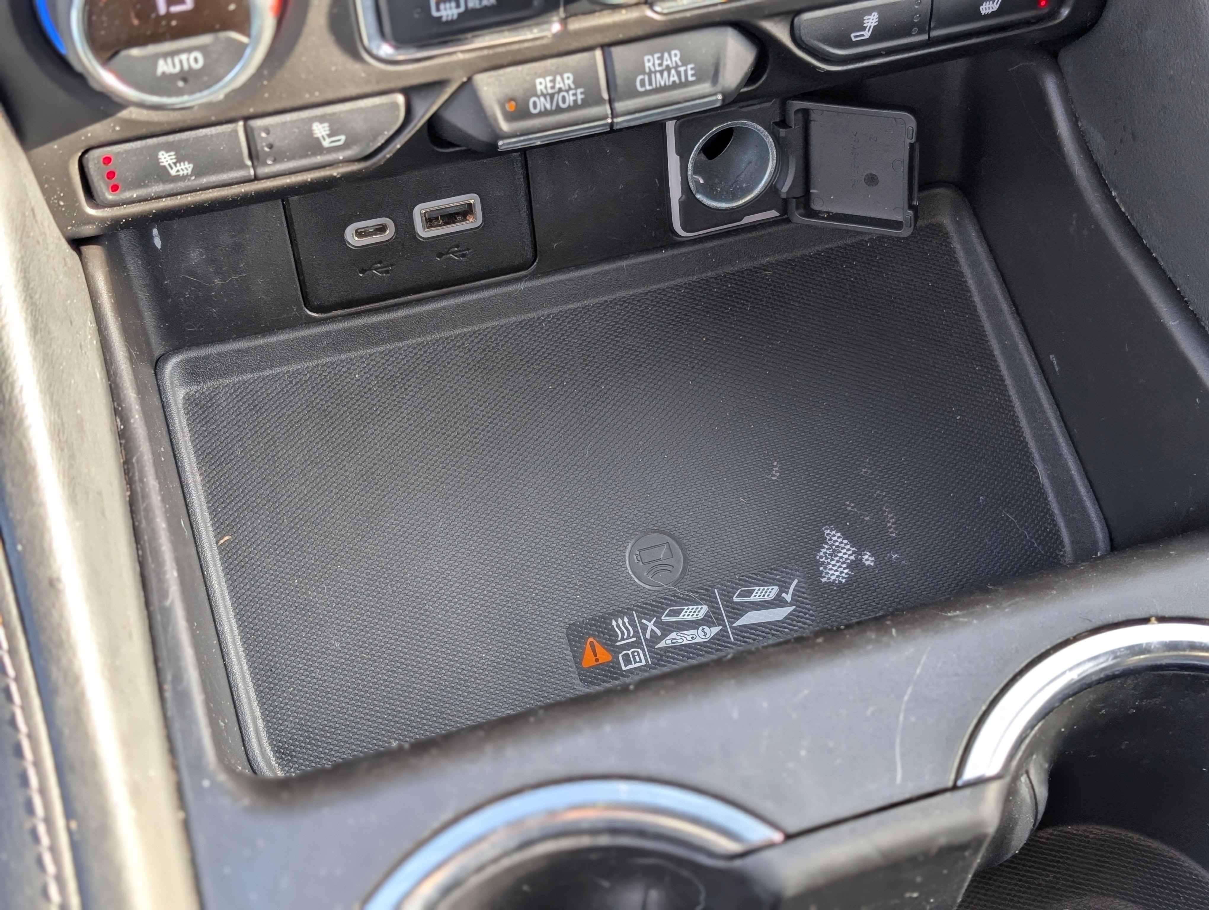 Used 2021 Chevrolet Suburban Z71 image 23