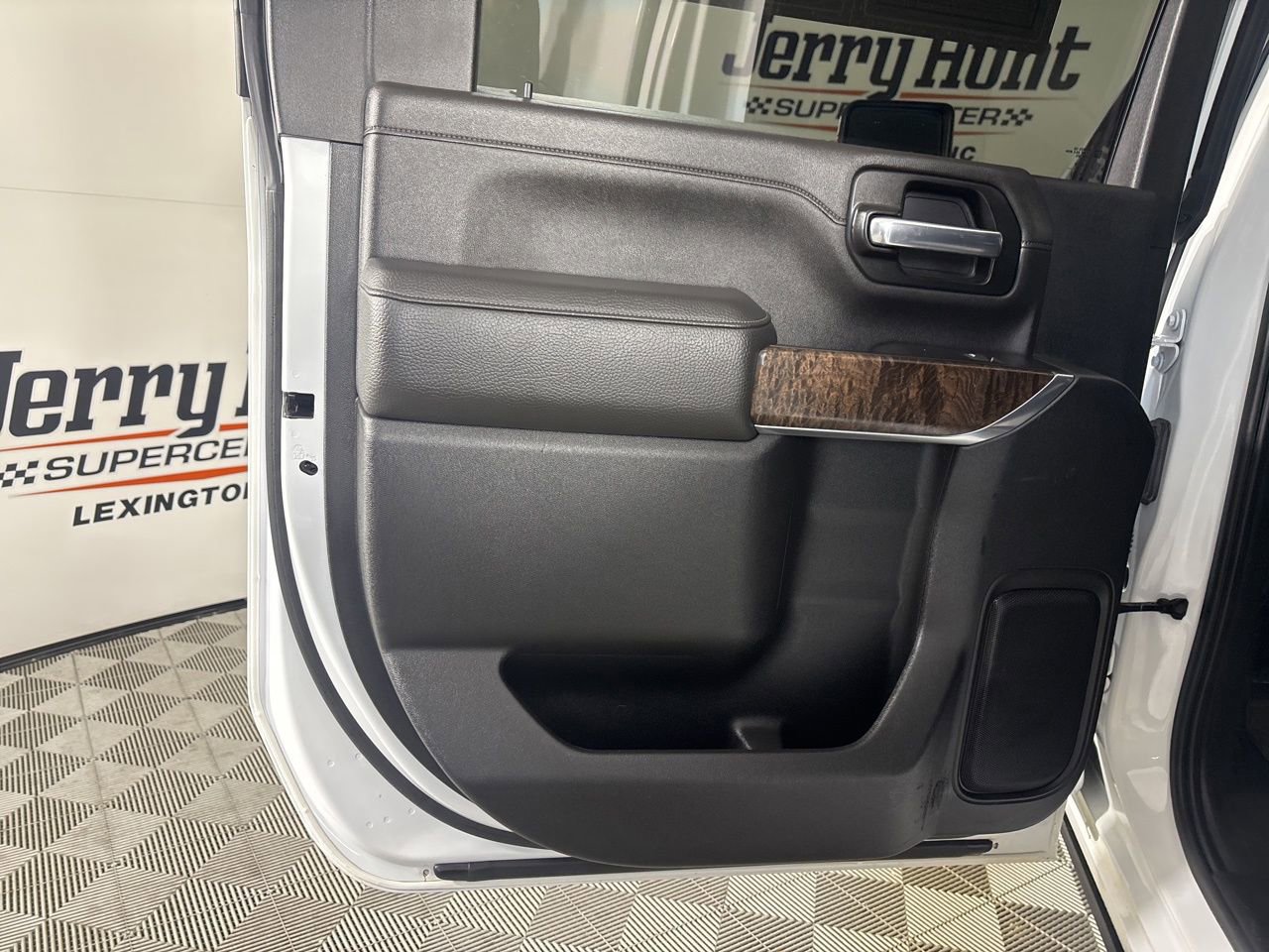 Used 2020 GMC Sierra 2500 Denali w/ Denali Ultimate Package image 24