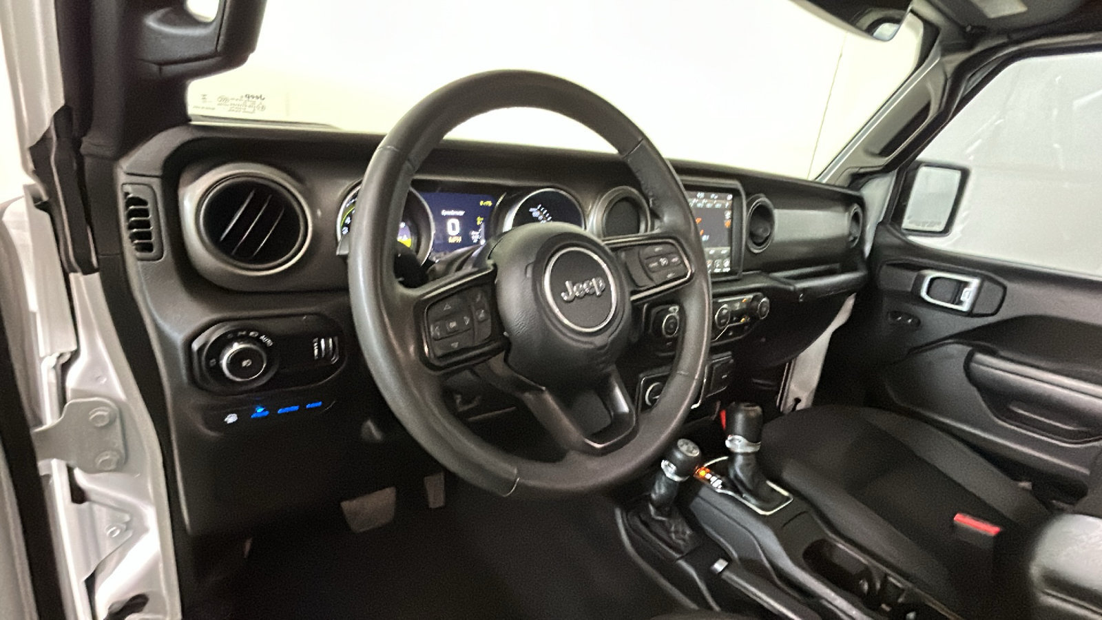 Used 2023 Jeep Wrangler Unlimited w/ Cold Weather Group AWD/4WD image 16