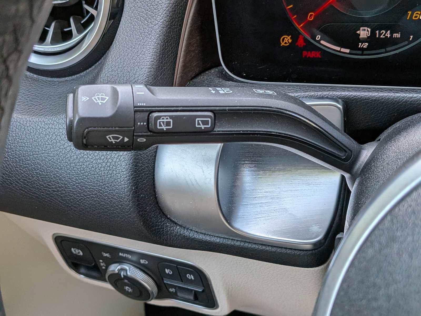 Used 2020 Mercedes-Benz GLB 250 4MATIC image 28