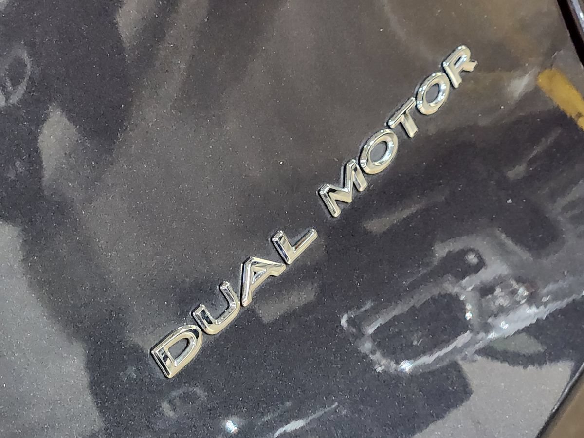 Used 2024 Tesla Model Y Long Range AWD/4WD image 26