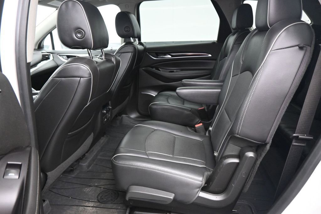 Used 2019 Buick Enclave Avenir w/ Avenir Technology Package AWD/4WD image 13